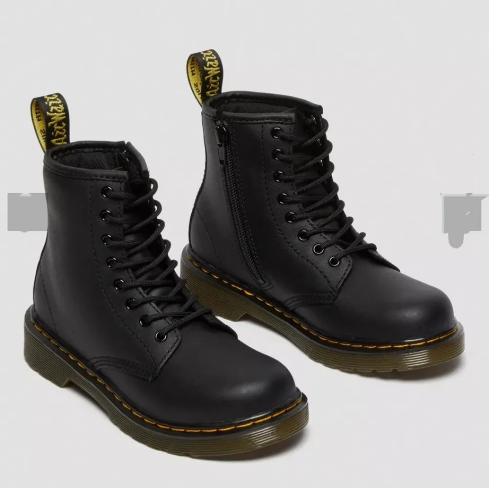 Dr. Martens Doc Marten AirWair Black Combat Boots 1460 Junior Moto NEW Size 3 US - Picture 4 of 11